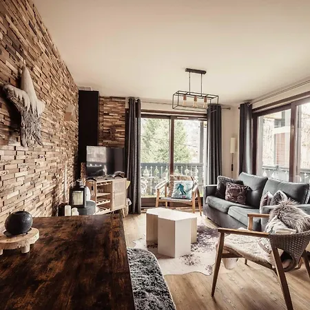 Uccelli - Cocoon Just A Stone's Throw From The Centre Of *