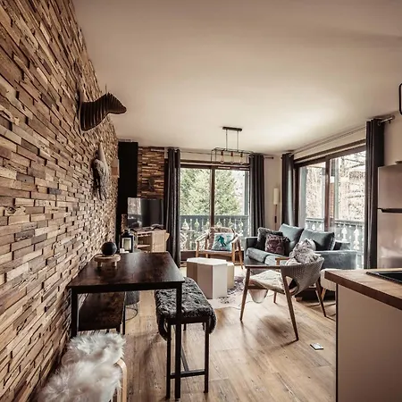 Uccelli - Cocoon Just A Stone's Throw From The Centre Of Megève