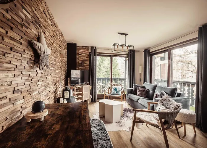 Uccelli - Cocoon Just A Stone's Throw From The Centre Of *